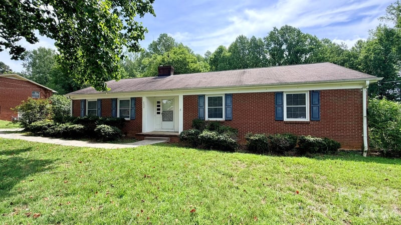 2808 28th St, Hickory, NC 28601