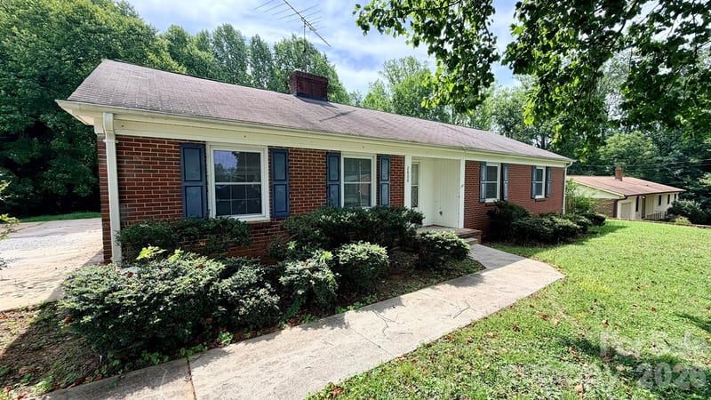 2808 28th St, Hickory, NC 28601