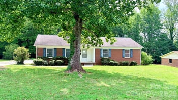 2808 28th St, Hickory, NC 28601