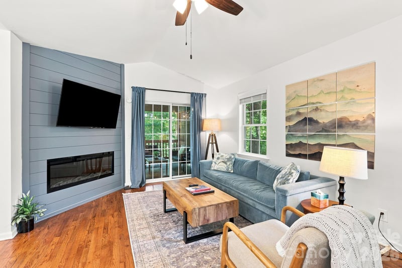 Brown Rd, Asheville, NC 28806