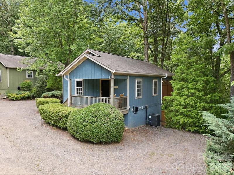 Brown Rd, Asheville, NC 28806