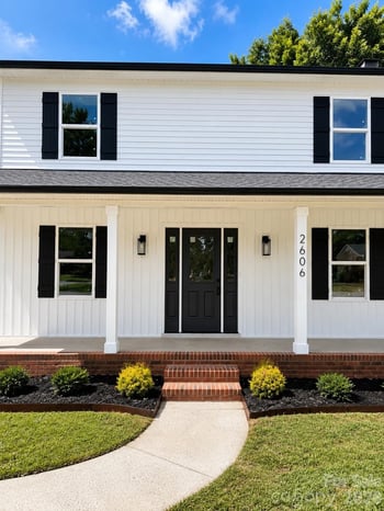 2606 Pine Forest Dr, Gastonia, NC 28056