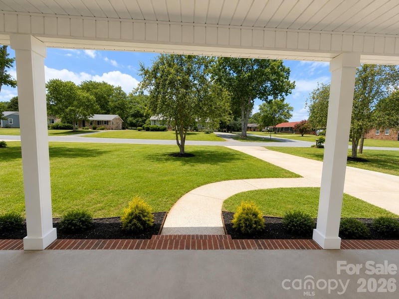 2606 Pine Forest Dr, Gastonia, NC 28056