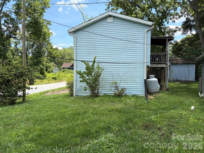 401 Lakeside Dr, Hendersonville, NC 28739