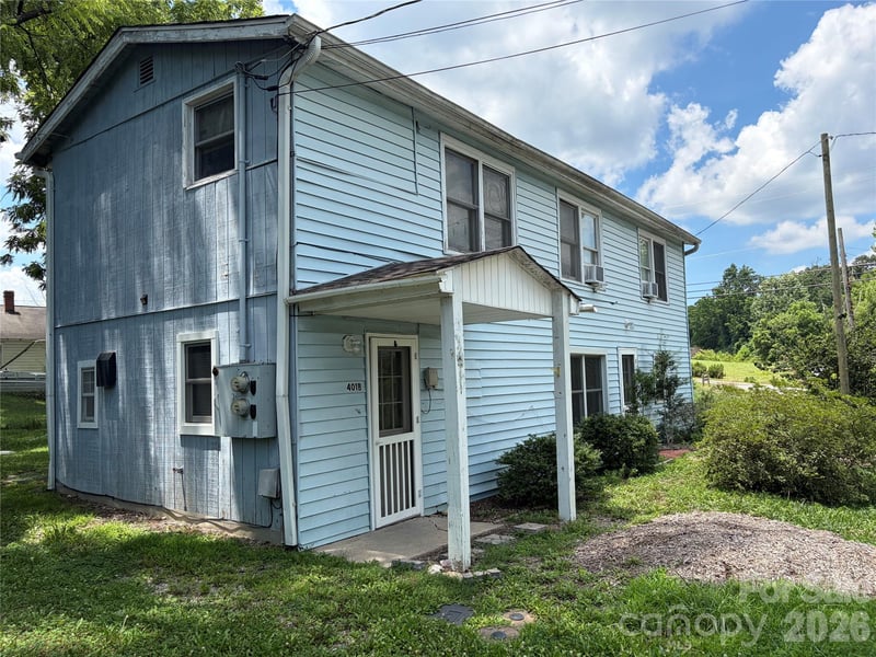 401 Lakeside Dr, Hendersonville, NC 28739