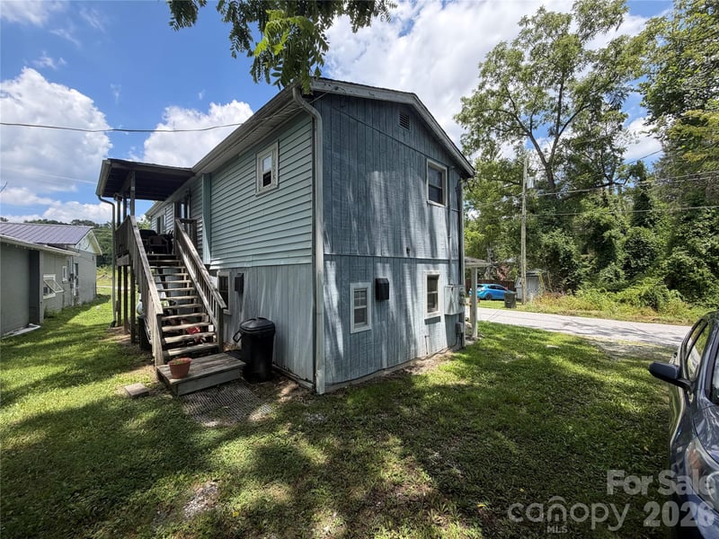 401 Lakeside Dr, Hendersonville, NC 28739