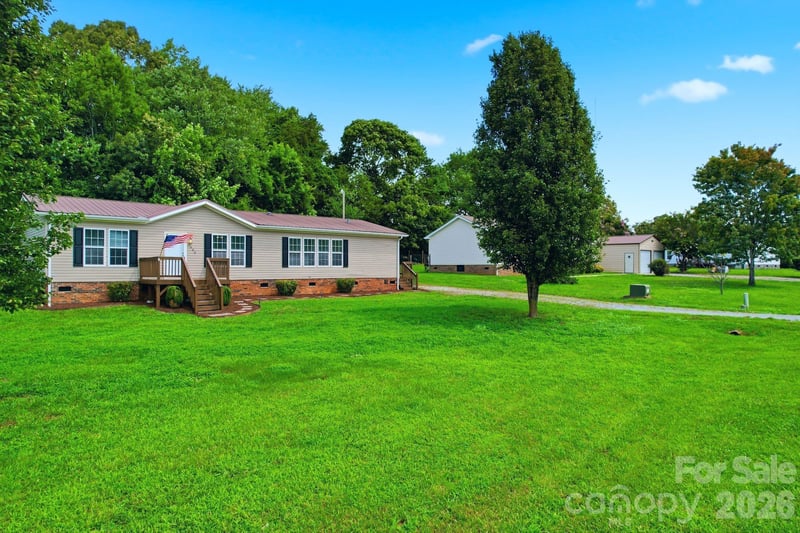 1006 Canada Dr, Dallas, NC 28034