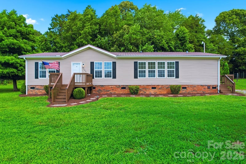 1006 Canada Dr, Dallas, NC 28034