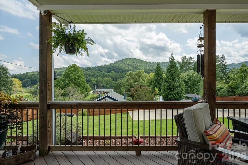 8 Blaines Way, Candler, NC 28715