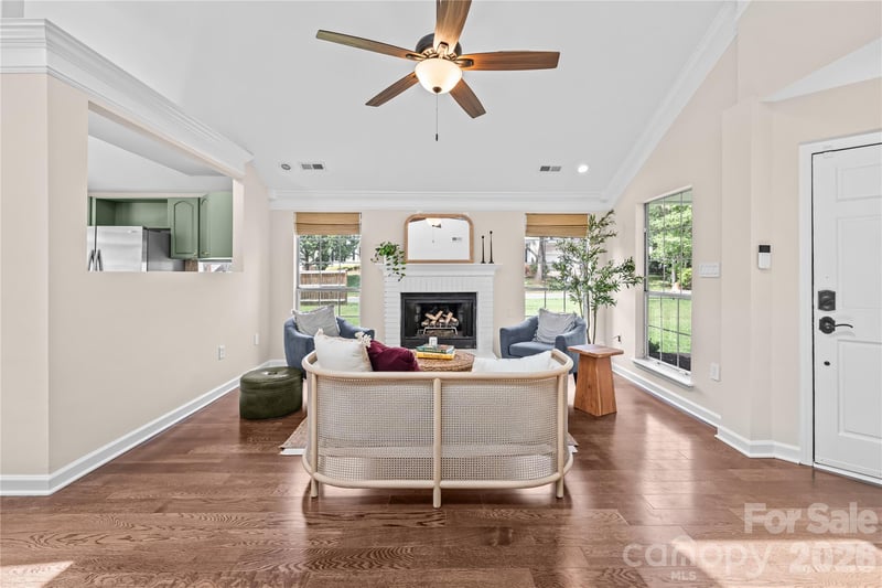 819 Mill Creek Ln, Charlotte, NC 28209