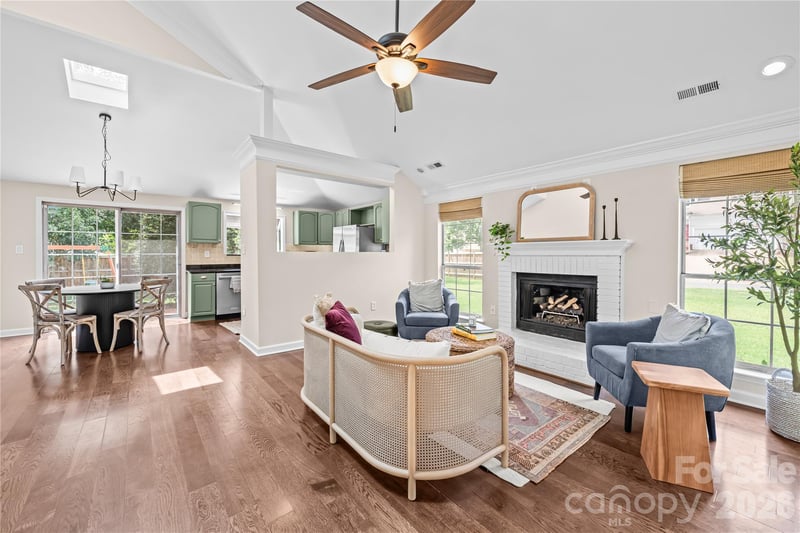 819 Mill Creek Ln, Charlotte, NC 28209