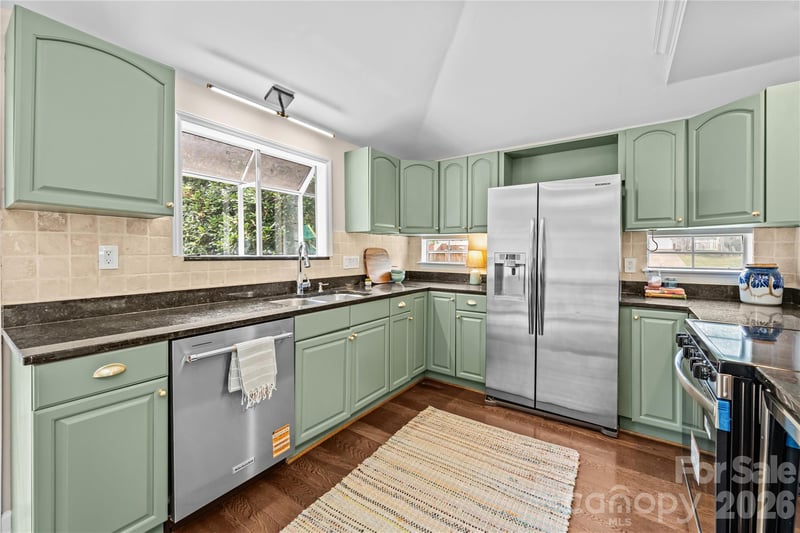 819 Mill Creek Ln, Charlotte, NC 28209