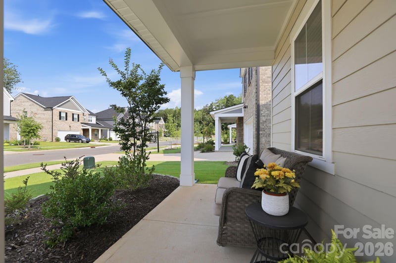 8226 Franklin Trail St, Charlotte, NC 28227