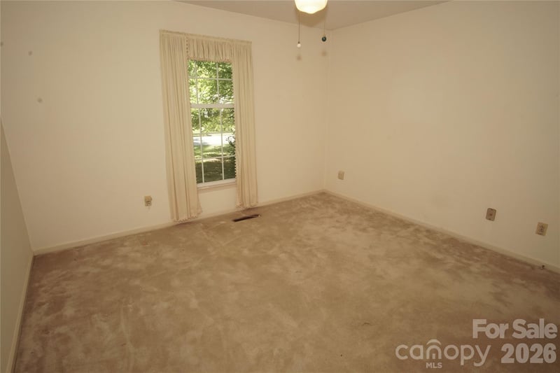 1534 Daybreak Ridge Rd, Kannapolis, NC 28081
