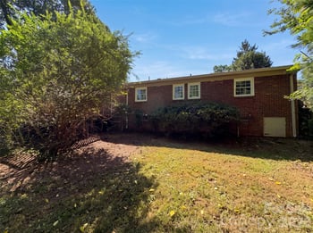 4305 Dawnwood Dr, Gastonia, NC 28056