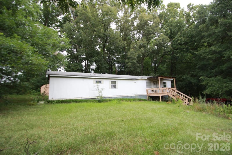 1328 Woodridge Dr, Clover, SC 29710