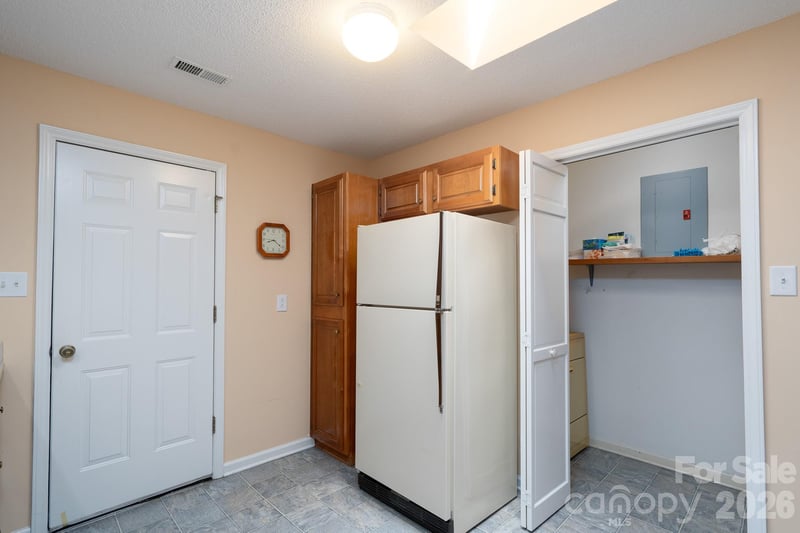 537 Camrose Cir, Concord, NC 28025