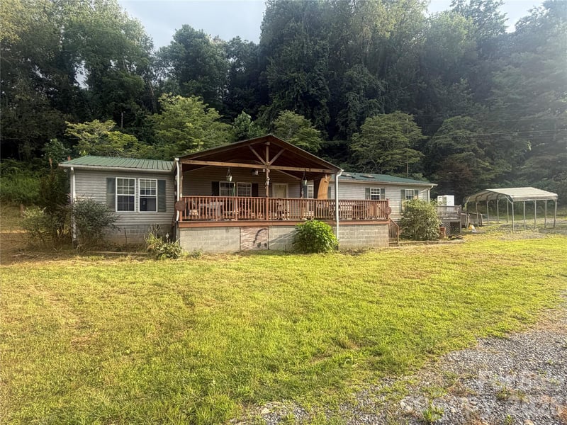828 Henson Cove Rd, Canton, NC 28716