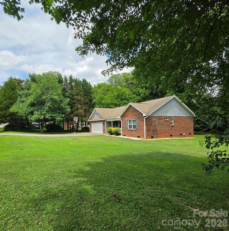 3402 Danial St, Conover, NC 28613