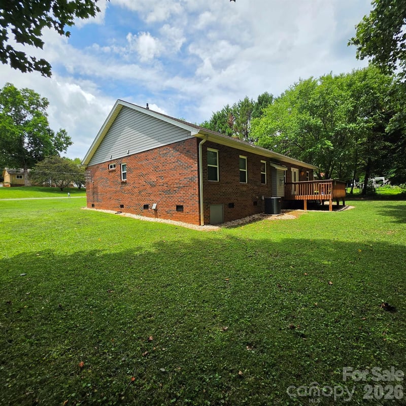 3402 Danial St, Conover, NC 28613
