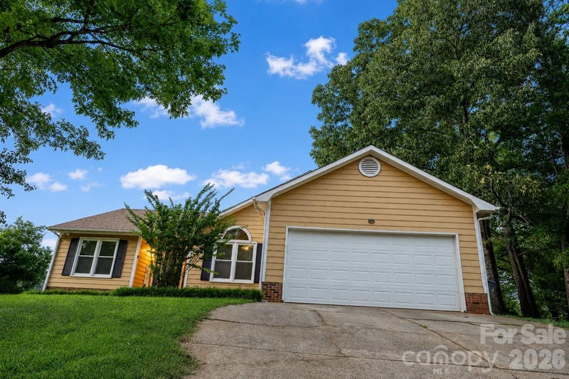 11513 Waterflower Ln, Charlotte, NC 28262