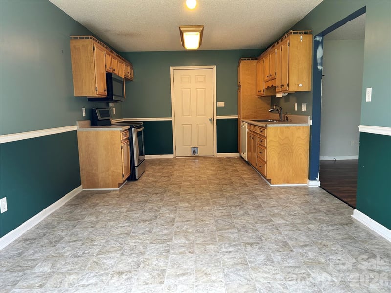 2042 Rocketts Way, Newton, NC 28658