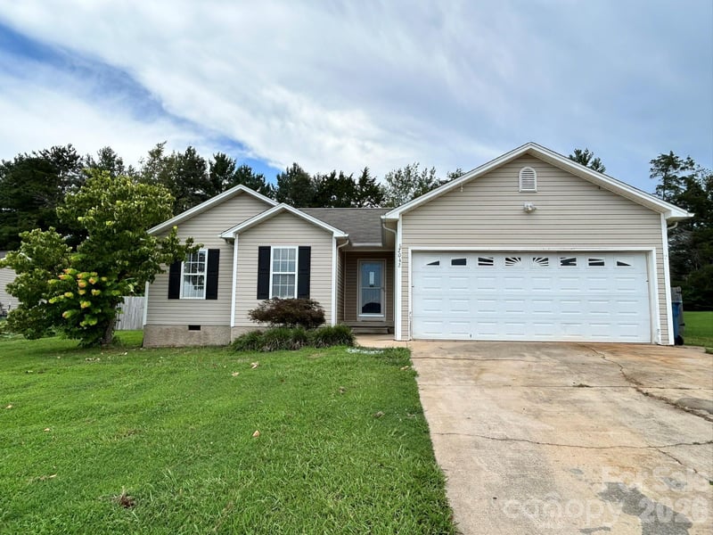 2042 Rocketts Way, Newton, NC 28658