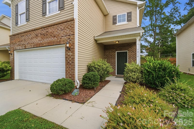 7019 Thornrose Dr, Charlotte, NC 28210