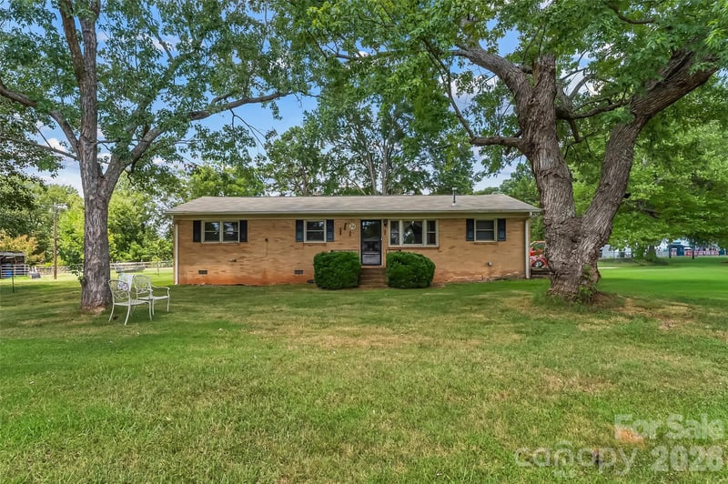 315 Windwood Dr, Bessemer City, NC 28016
