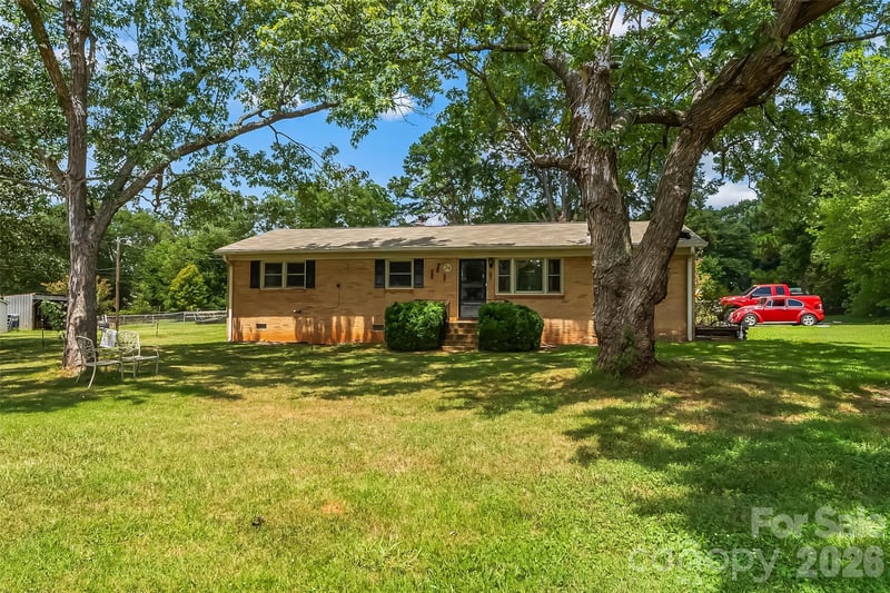 315 Windwood Dr, Bessemer City, NC 28016