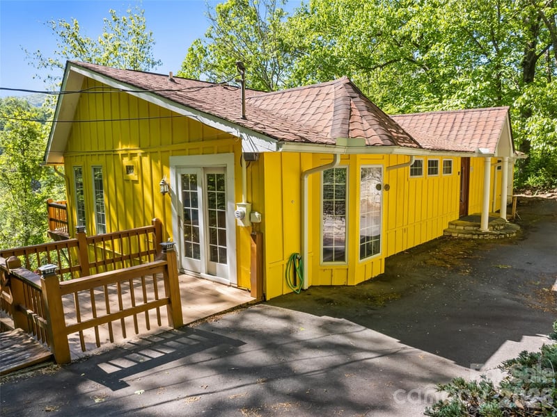 969 Mountain View Dr, Maggie Valley, NC 28751
