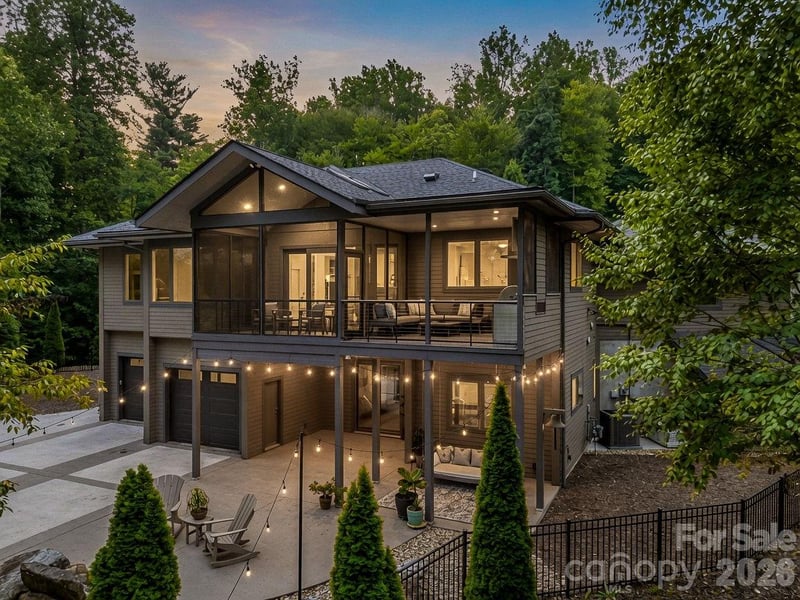 55 Pheasant Branch Ct, Hendersonville, NC 28739