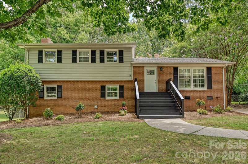 2308 Knickerbocker Dr, Charlotte, NC 28212