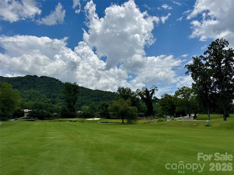 307 Fairway Dr, Lake Lure, NC 28746