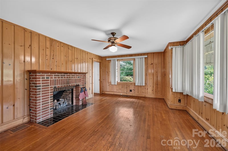 311 33rd Street Dr, Hickory, NC 28602