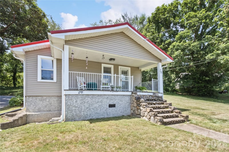 20 Cottage St, Woodfin, NC 28804