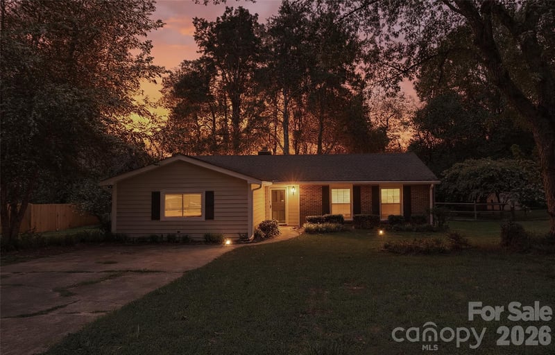5900 Tillery Dr, Charlotte, NC 28226