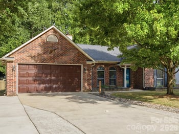 127 Bank Dr, Charlotte, NC 28214