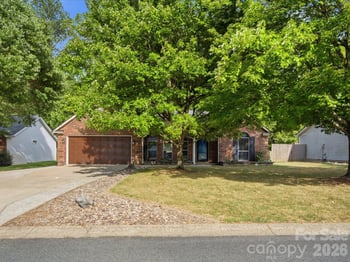 127 Bank Dr, Charlotte, NC 28214
