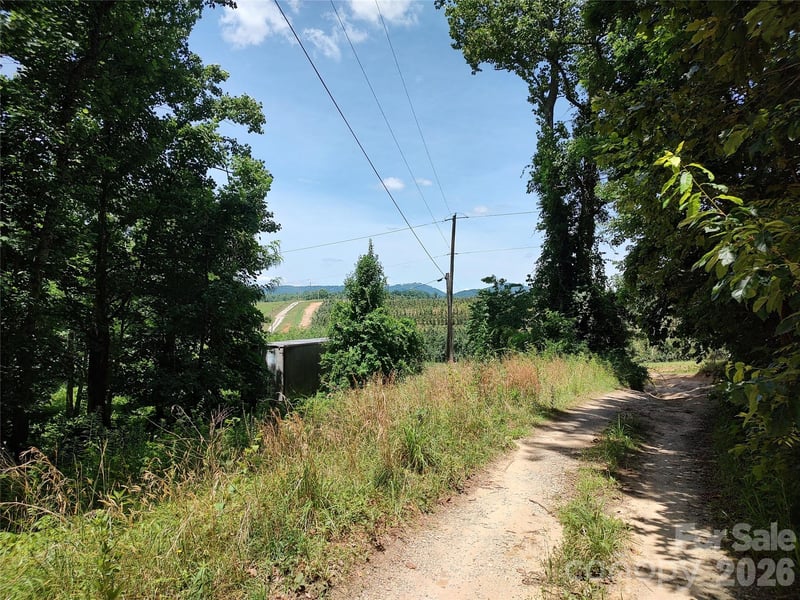440 Hidden View Rd, Hendersonville, NC 28792
