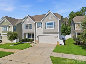 3830 Lake Breeze Dr, Sherrills Ford, NC 28673