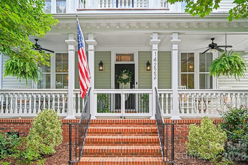 14222 Holly Springs Dr, Huntersville, NC 28078