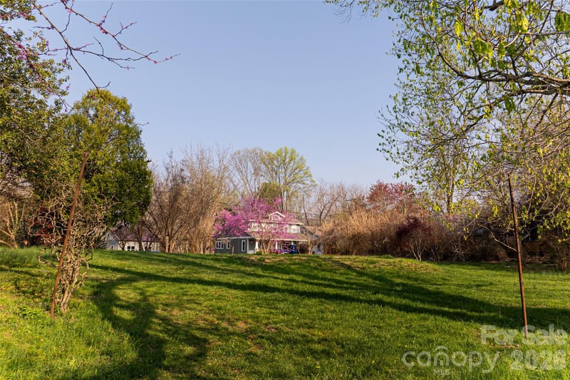 11 Westwood Pl, Asheville, NC 28806