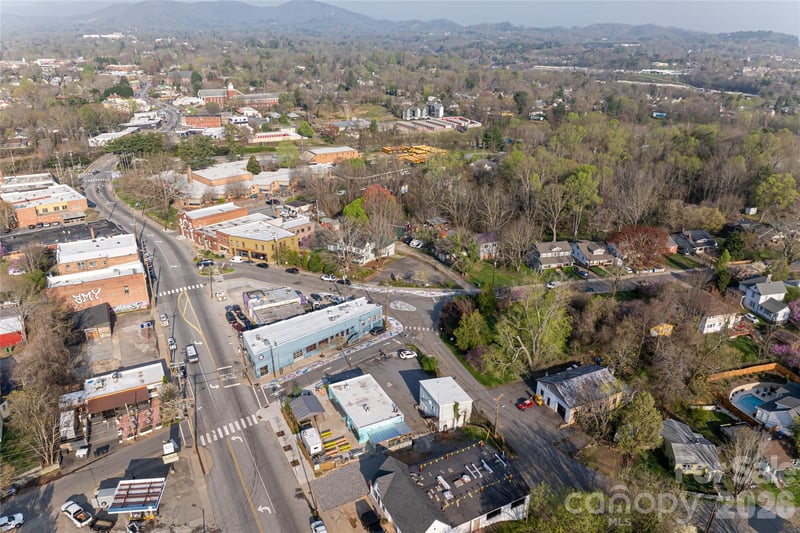 11 Westwood Pl, Asheville, NC 28806