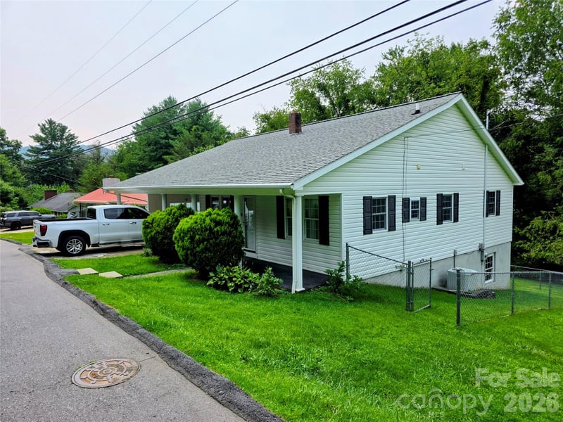 139 Indian Trl, Burnsville, NC 28714