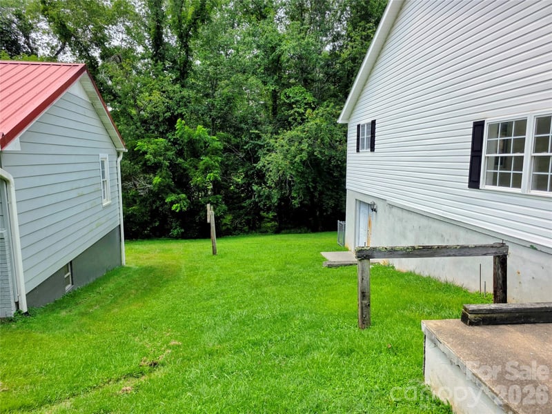139 Indian Trl, Burnsville, NC 28714