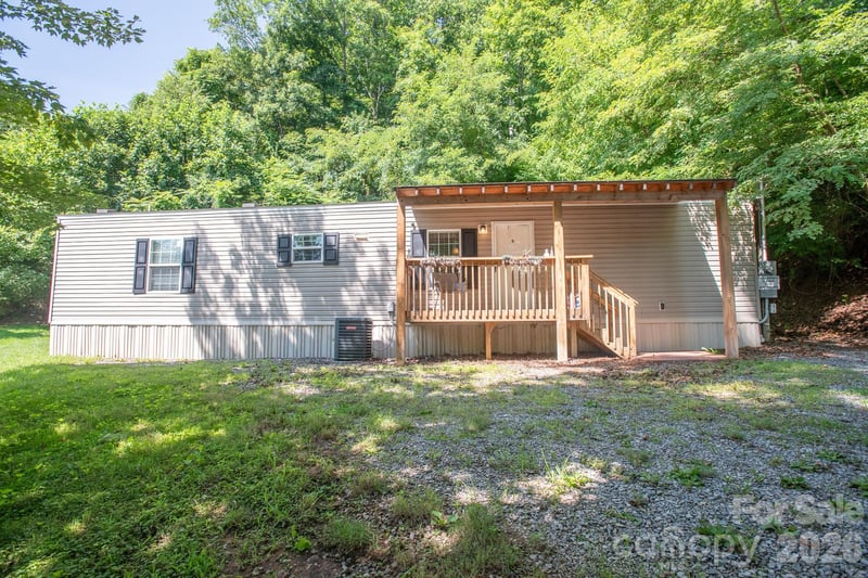 1066 Pisgah Dr, Canton, NC 28716