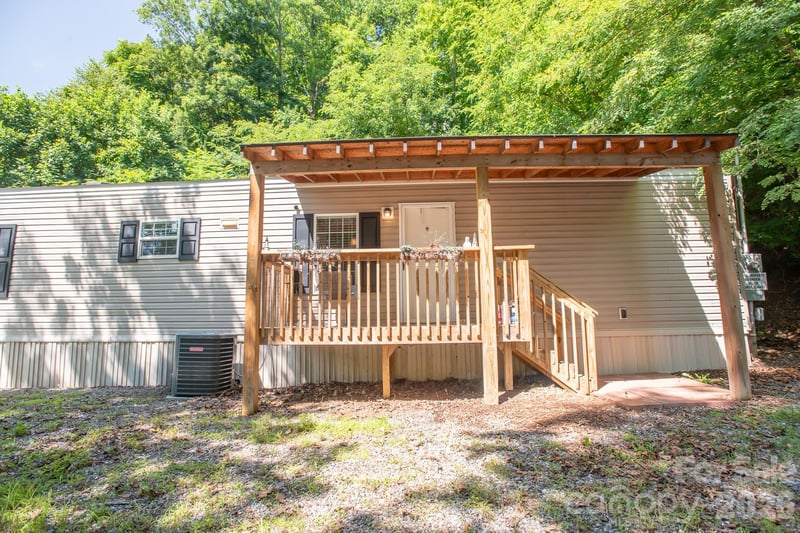 1066 Pisgah Dr, Canton, NC 28716