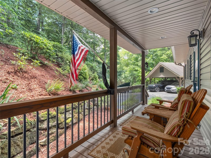 39 Maplewood Dr, Maggie Valley, NC 28751