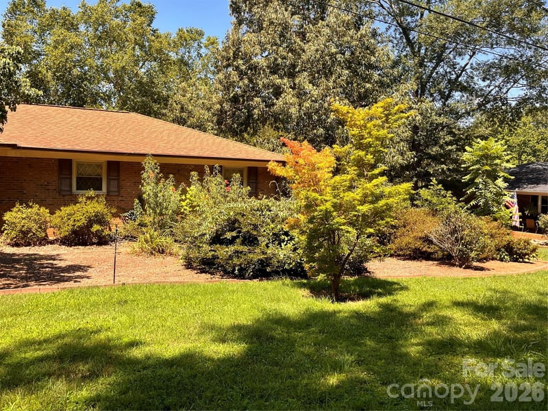 410 Thompson St, Stanley, NC 28164